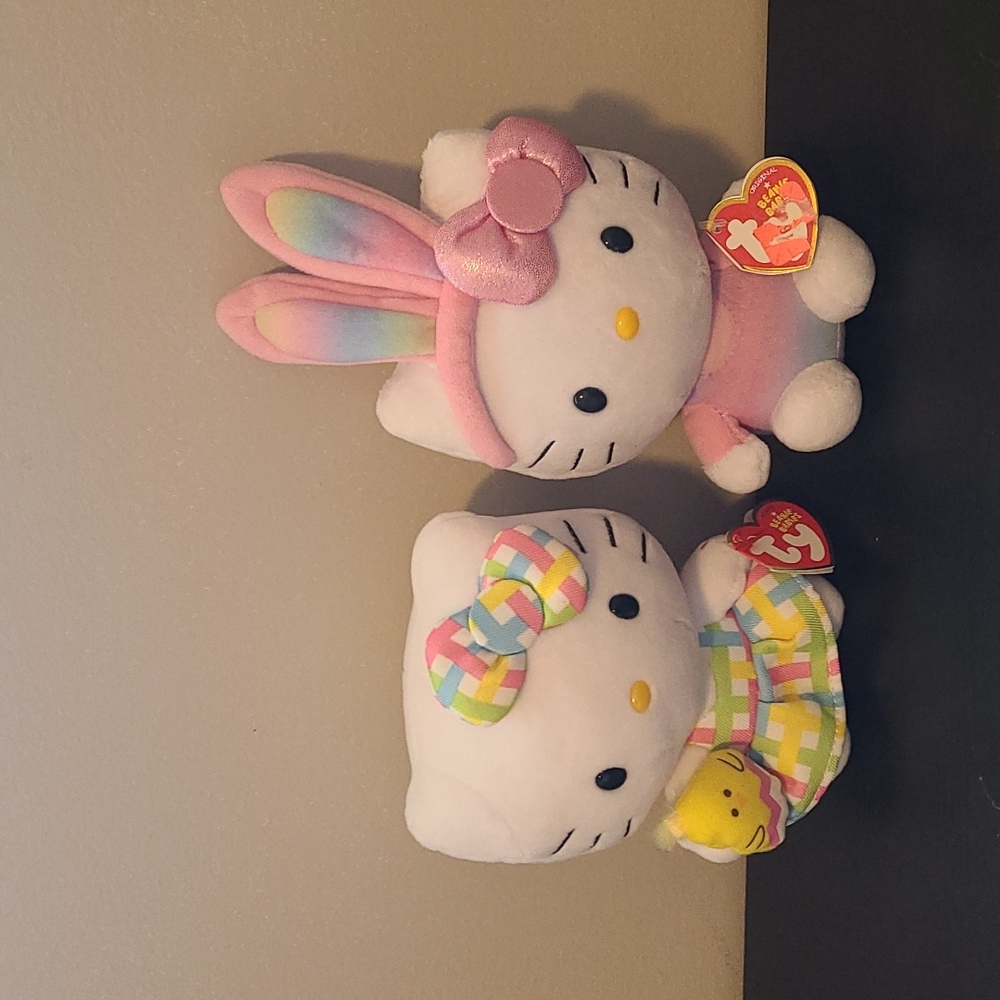 Hello kitty plushie